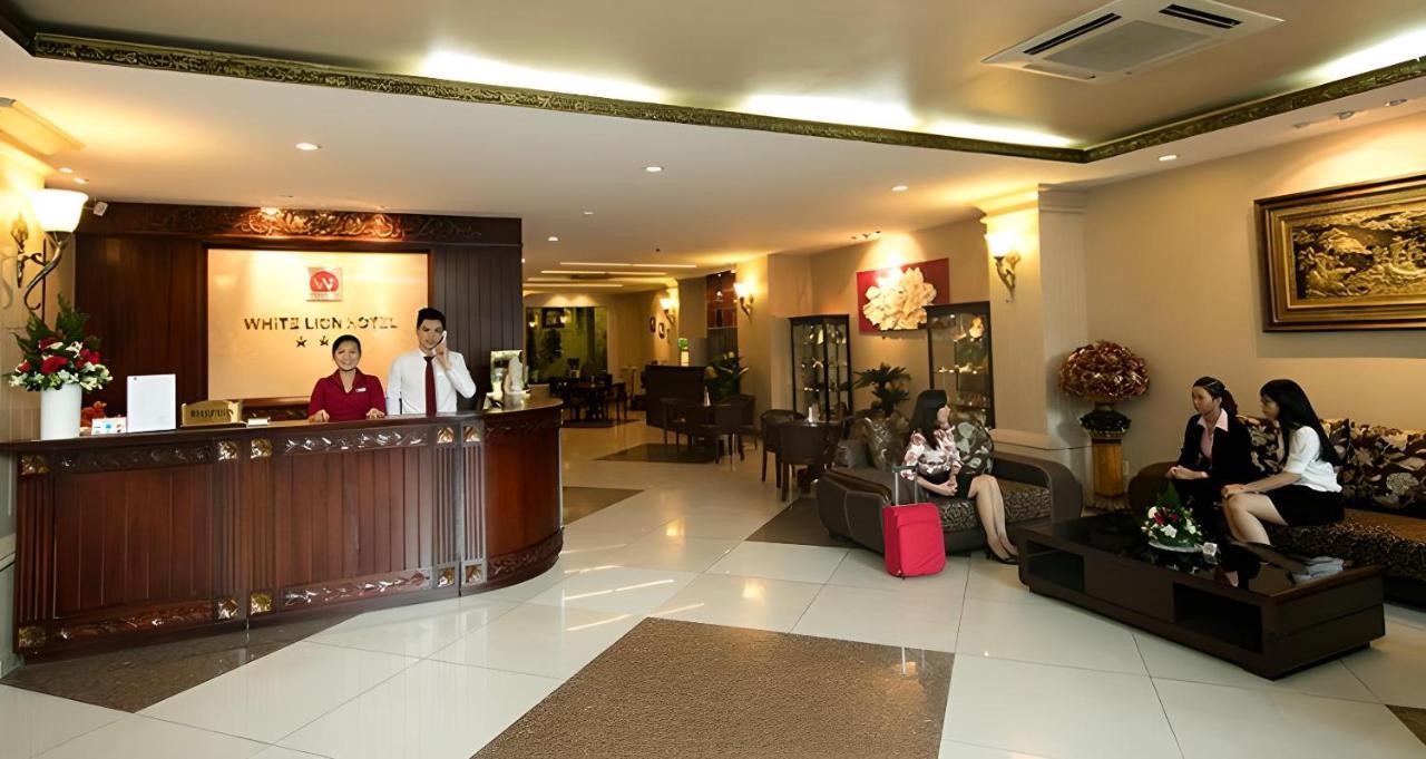 White Lion Hotel Хошимін Екстер'єр фото