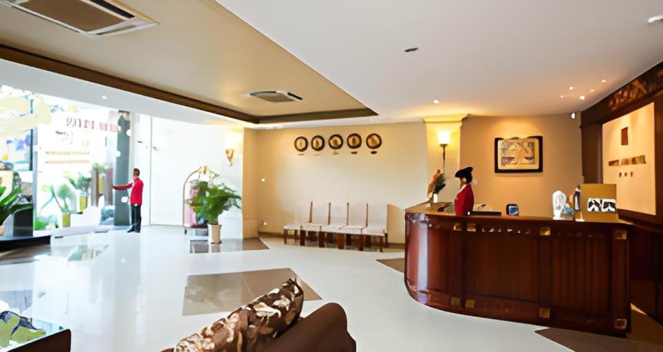 White Lion Hotel Хошимін Екстер'єр фото