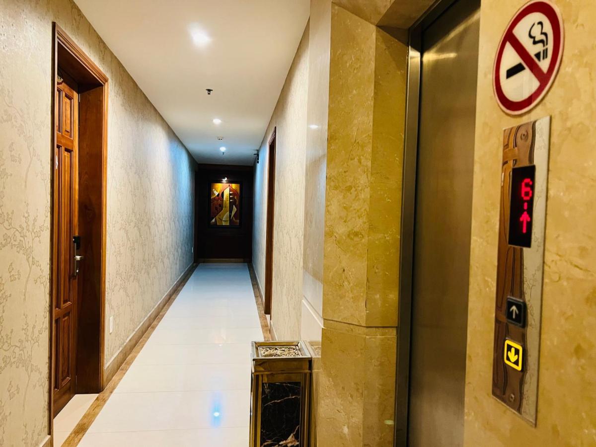 White Lion Hotel Хошимін Екстер'єр фото