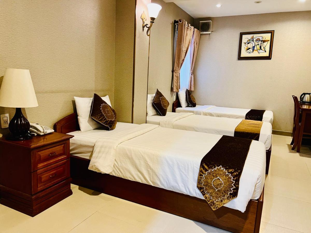 White Lion Hotel Хошимін Екстер'єр фото